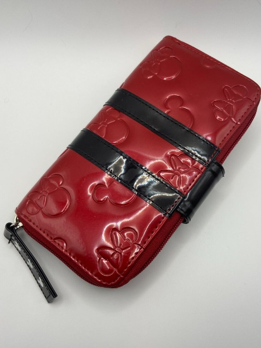 Disney Parks Loungefly Wallet Mickey and Minnie Red & Black Patent Leather 2016 - Picture 3 of 15